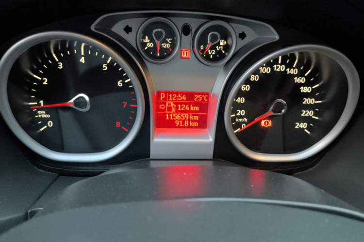 Used Ford Focus 2013 Hatchback Classic 1.8L Automatic Fashion Edition Odometer Close Up