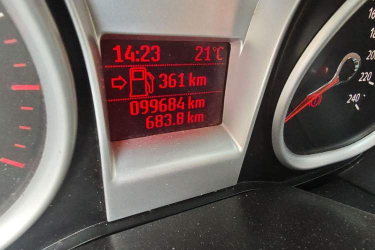 Used Ford Focus 2013 Hatchback Classic 1.8L Manual Base Model Odometer Close Up