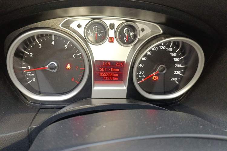 Used Ford Focus 2013 Hatchback Classic 1.8L Automatic Millionth Anniversary Edition Odometer Close Up