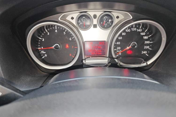 Used Ford Focus 2013 Hatchback Classic 1.8L Manual Base Model Odometer Close Up