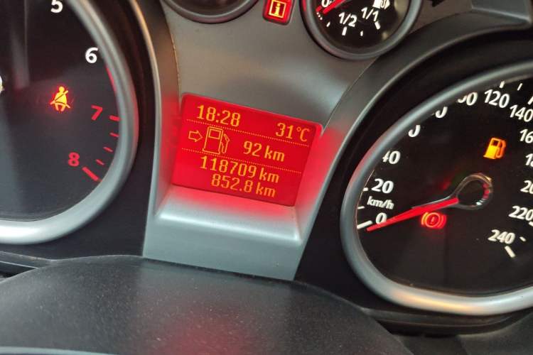 Used Ford Focus 2013 Hatchback Classic 1.8L Manual Base Model Odometer Close Up