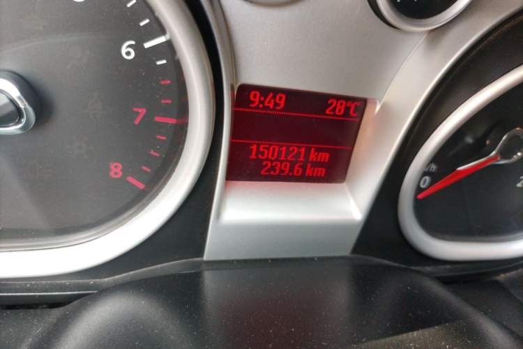 Used Ford Focus 2013 Hatchback Classic 1.8L Manual Base Model Odometer Close Up