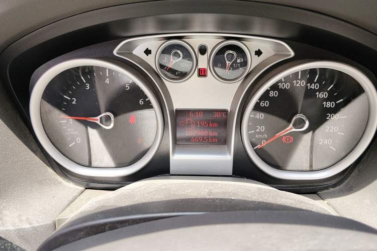 Used Ford Focus 2013 Hatchback Classic 1.8L Automatic Fashion Edition Odometer Close Up