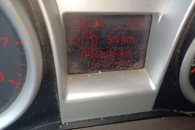 Used Ford Focus 2013 Sedan Classic 1.8L Manual Base Model Odometer Close Up