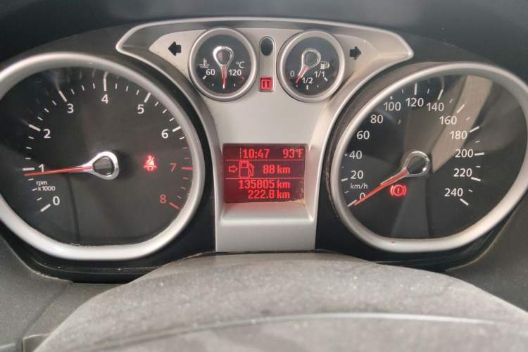 Used Ford Focus 2013 Hatchback Classic 1.8L Automatic Fashion Edition Odometer Close Up