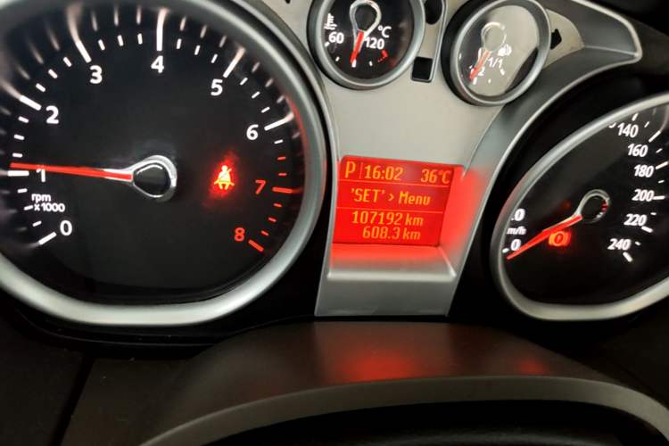 Used Ford Focus 2013 Sedan Classic 1.8L Automatic Fashion Edition Odometer Close Up