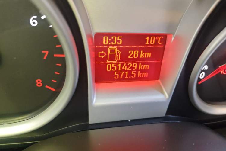 Used Ford Focus 2013 Sedan Classic 1.8L Manual Base Model Odometer Close Up