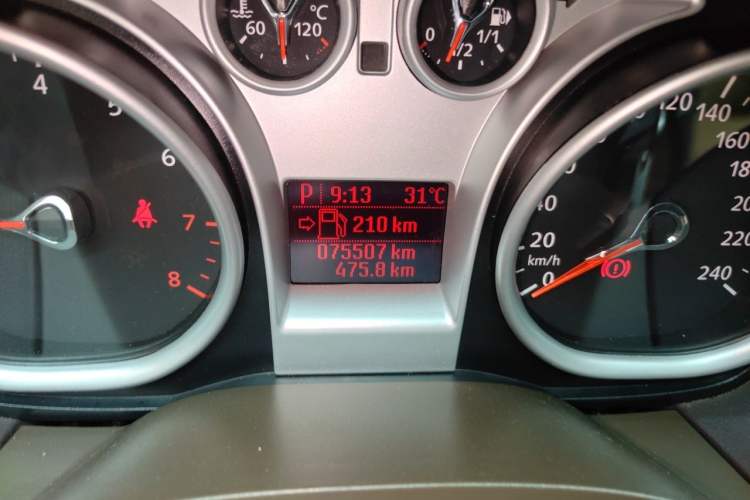 Used Ford Focus 2013 Hatchback Classic 1.8L Automatic Fashion Edition Odometer Close Up