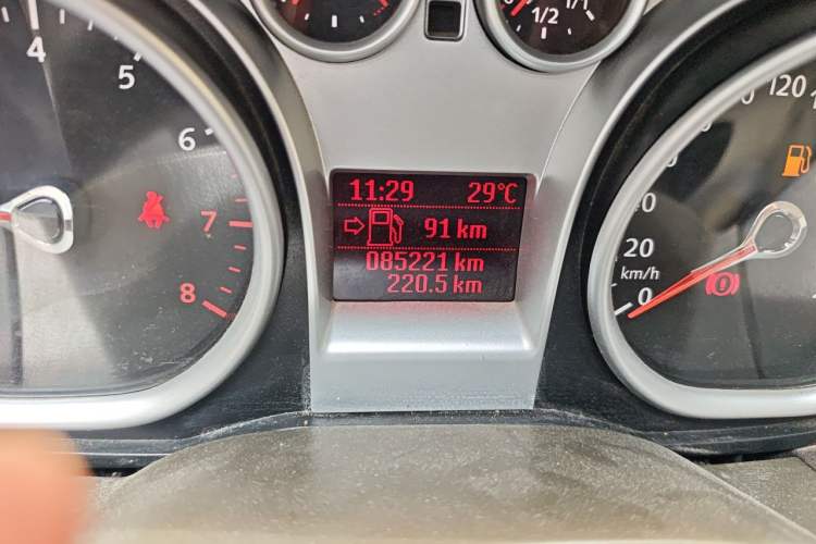 Used Ford Focus 2013 Hatchback Classic 1.8L Manual Fashion Edition Odometer Close Up