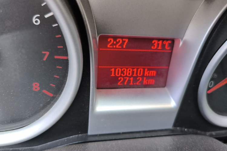 Used Ford Focus 2013 Hatchback Classic 1.8L Automatic Fashion Edition Odometer Close Up
