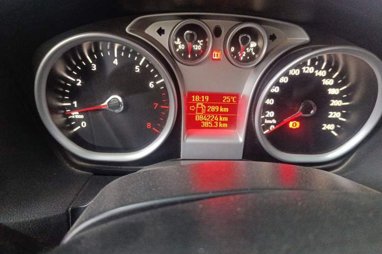 Used Ford Focus 2013 Hatchback Classic 1.8L Manual Base Model Odometer Close Up