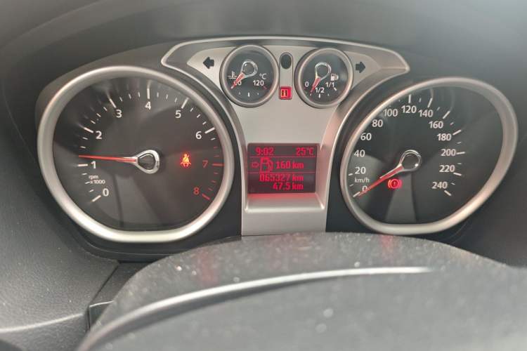 Used Ford Focus 2013 Hatchback Classic 1.8L Manual Base Model Odometer Close Up