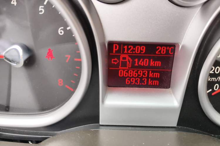 Used Ford Focus 2013 Sedan Classic 1.8L Automatic Base Model Odometer Close Up