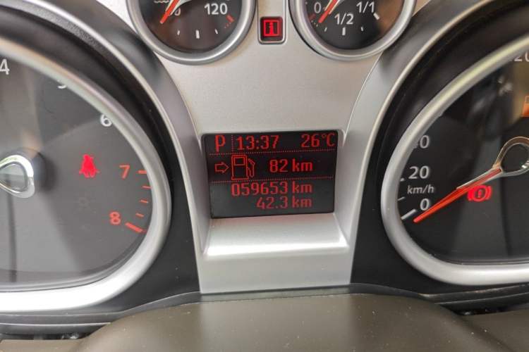 Used Ford Focus 2013 Hatchback Classic 1.8L Automatic Fashion Edition Odometer Close Up