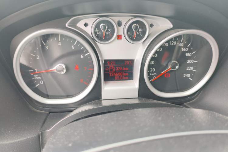 Used Ford Focus 2013 Hatchback Classic 1.8L Manual Base Model Odometer Close Up