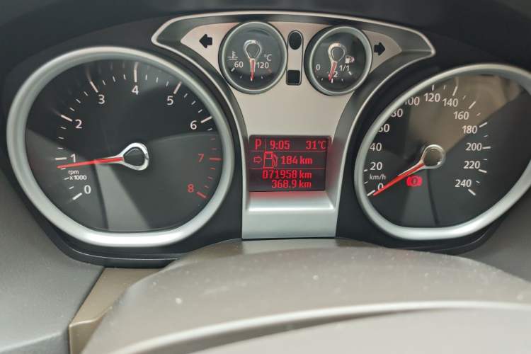Used Ford Focus 2013 Sedan Classic 1.8L Automatic Base Model Odometer Close Up
