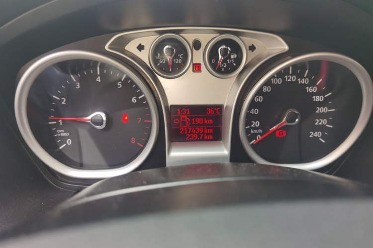 Used Ford Focus 2013 Hatchback Classic 1.8L Manual Base Model Odometer Close Up