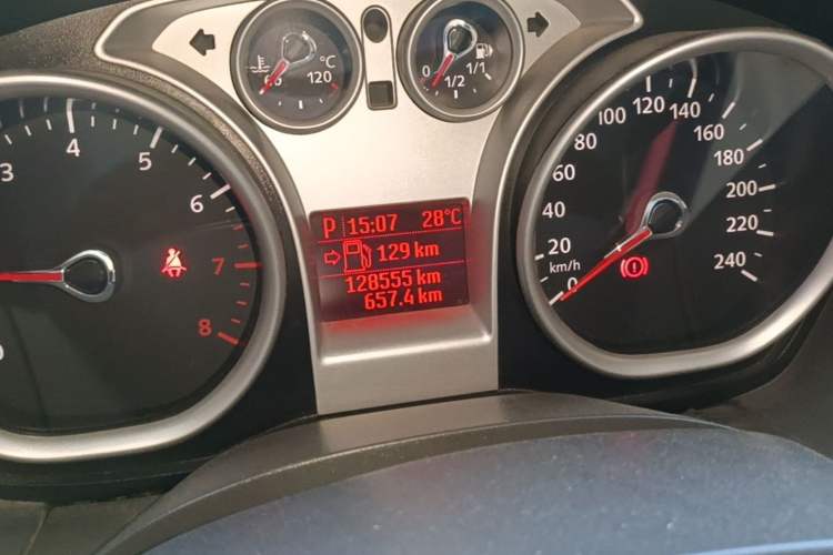 Used Ford Focus 2013 Hatchback Classic 1.8L Automatic Fashion Edition Odometer Close Up
