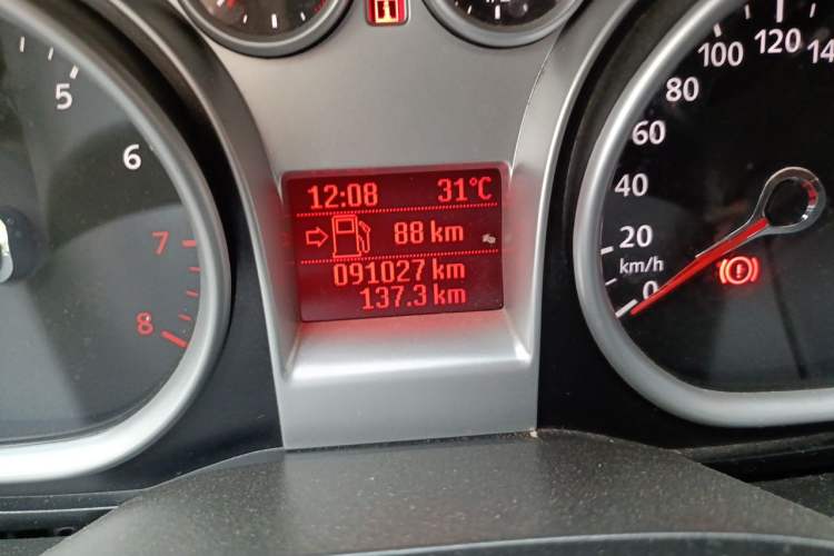 Used Ford Focus 2013 Hatchback Classic 1.8L Manual Base Model Odometer Close Up