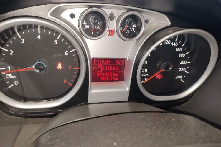 Used Ford Focus 2013 Sedan Classic 1.8L Automatic Base Model Odometer Close Up