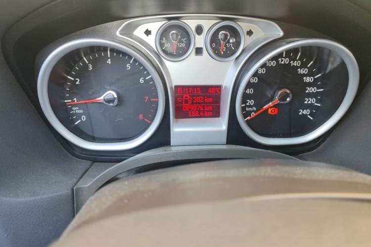 Used Ford Focus 2013 Sedan Classic 1.8L Automatic Fashion Edition Odometer Close Up