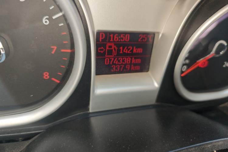 Used Ford Focus 2013 Hatchback Classic 1.8L Automatic Millionth Anniversary Edition Odometer Close Up