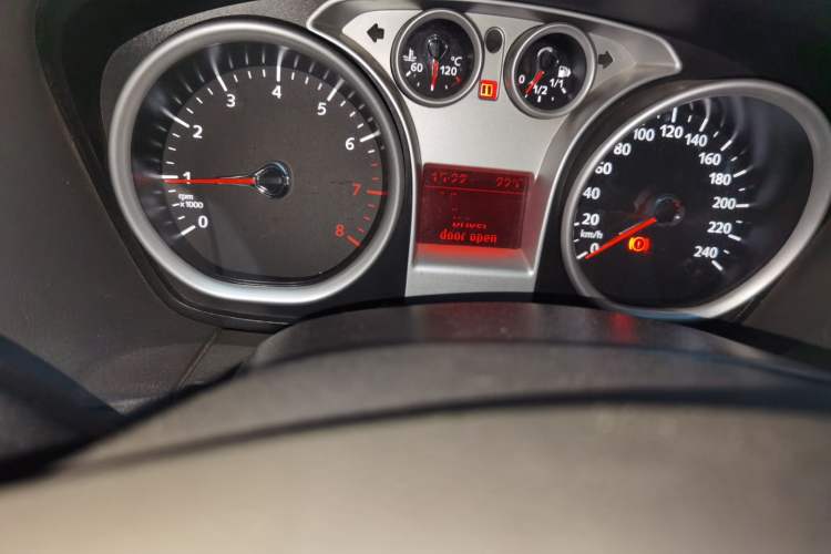 Used Ford Focus 2013 Sedan Classic 1.8L Manual Base Model Odometer Close Up