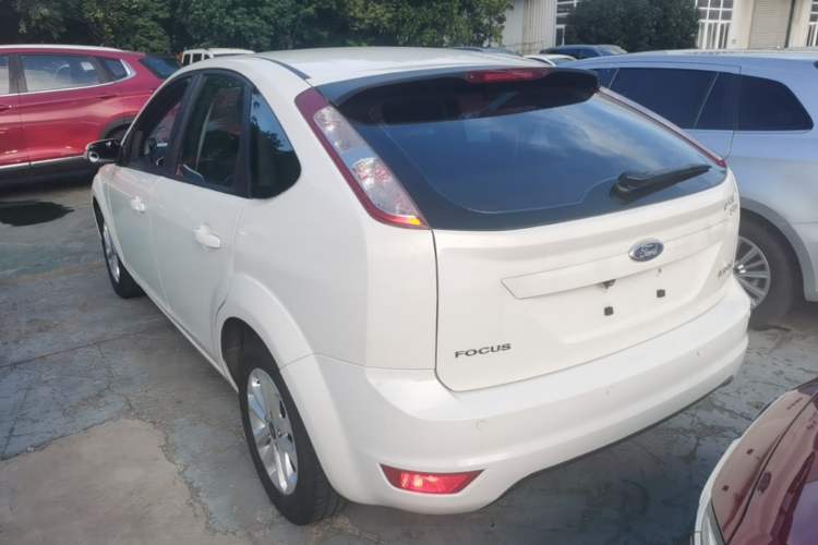 Used Ford Focus 2013 Hatchback Classic 1.8L Automatic Base Model Rear Left 45 Deg