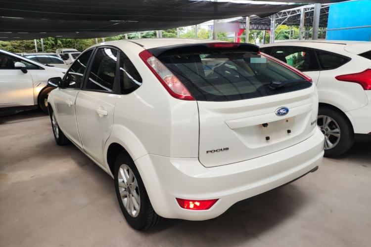 Used Ford Focus 2013 Hatchback Classic 1.8L Automatic Base Model Rear Left 45 Deg
