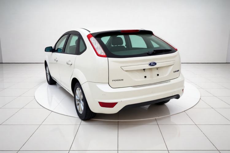 Used Ford Focus 2013 Hatchback Classic 1.8L Manual Base Model Rear Left 45 Deg