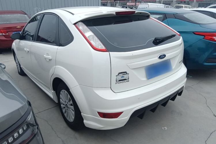 Used Ford Focus 2013 Hatchback Classic 1.8L Automatic Fashion Edition Rear Left 45 Deg