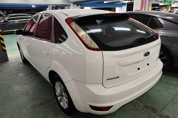 Used Ford Focus 2013 Hatchback Classic 1.8L Automatic Base Model Rear Left 45 Deg