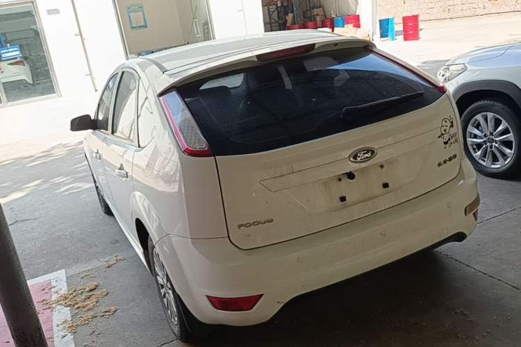 Used Ford Focus 2013 Hatchback Classic 1.8L Automatic Fashion Edition Rear Left 45 Deg