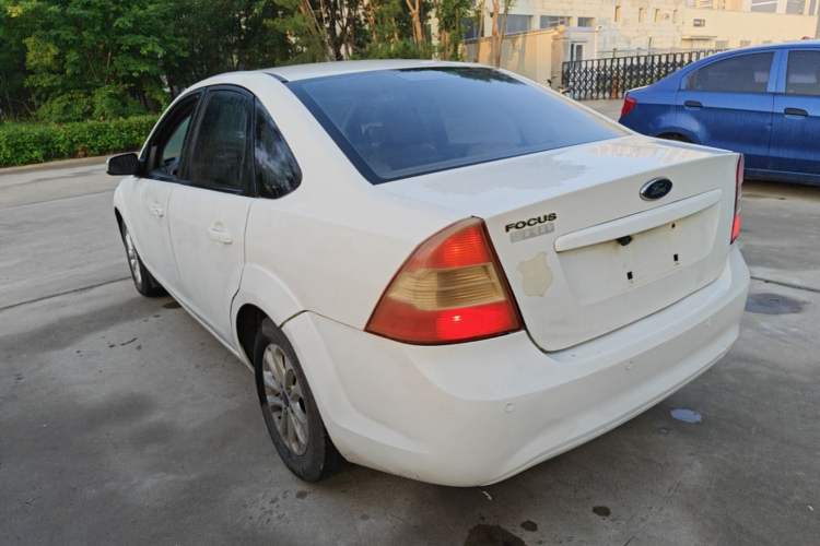 Used Ford Focus 2013 Sedan Classic 1.8L Automatic Base Model Rear Left 45 Deg