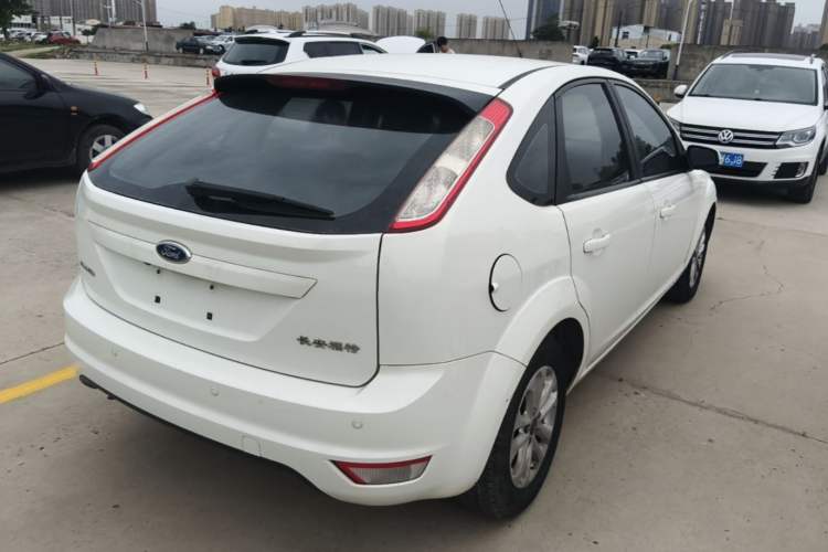 Used Ford Focus 2013 Hatchback Classic 1.8L Manual Base Model Rear Right 45 Deg