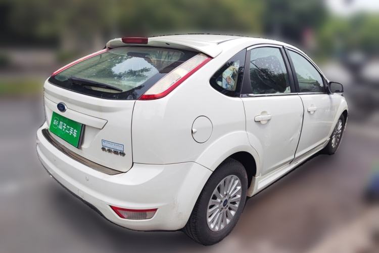 Used Ford Focus 2013 Hatchback Classic 1.8L Manual Fashion Edition Rear Right 45 Deg