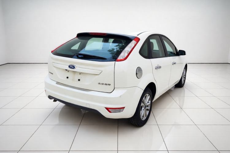 Used Ford Focus 2013 Hatchback Classic 1.8L Manual Base Model Rear Right 45 Deg