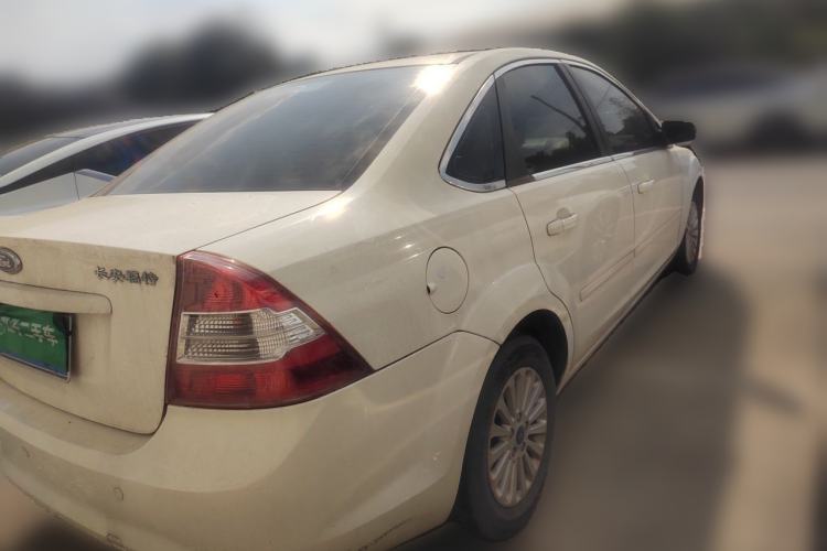 Used Ford Focus 2013 Sedan Classic 1.8L Automatic Fashion Edition Rear Right 45 Deg