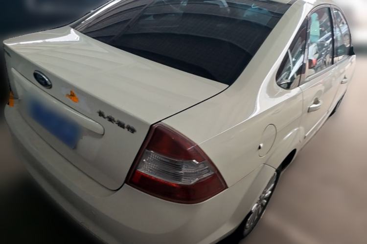 Used Ford Focus 2013 Sedan Classic 1.8L Automatic Fashion Edition Rear Right 45 Deg