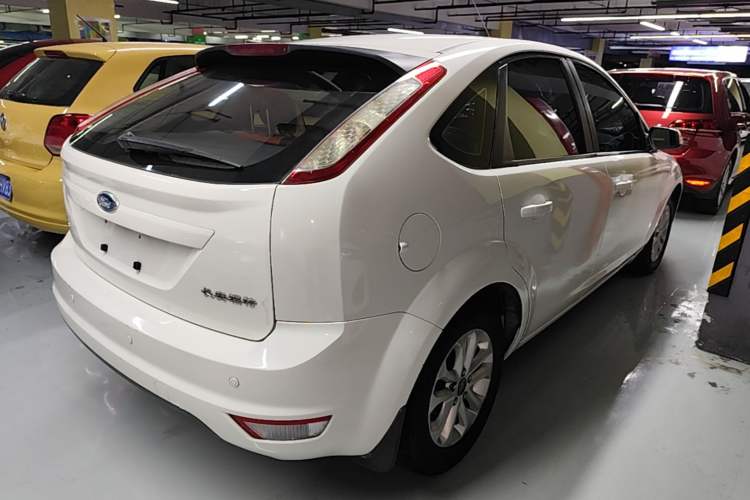 Used Ford Focus 2013 Hatchback Classic 1.8L Automatic Base Model Rear Right 45 Deg