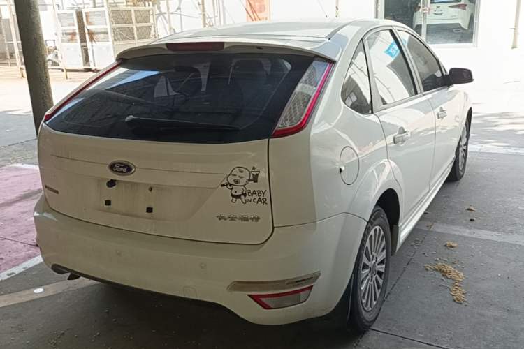 Used Ford Focus 2013 Hatchback Classic 1.8L Automatic Fashion Edition Rear Right 45 Deg
