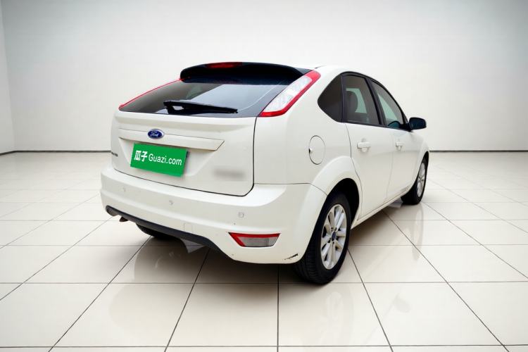 Used Ford Focus 2013 Hatchback Classic 1.8L Automatic Base Model Rear Right 45 Deg