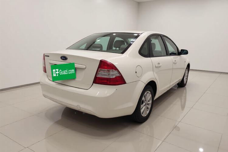 Used Ford Focus 2013 Sedan Classic 1.8L Manual Base Model Rear Right 45 Deg