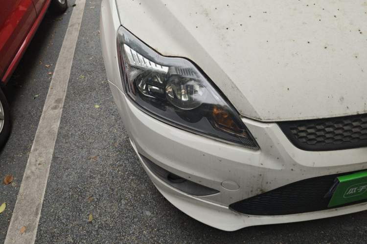 Used Ford Focus 2013 Hatchback Classic 1.8L Automatic Millionth Anniversary Edition Right Front Headlight