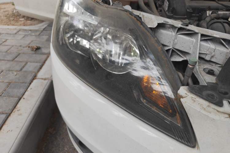 Used Ford Focus 2013 Hatchback Classic 1.8L Manual Base Model Right Front Headlight