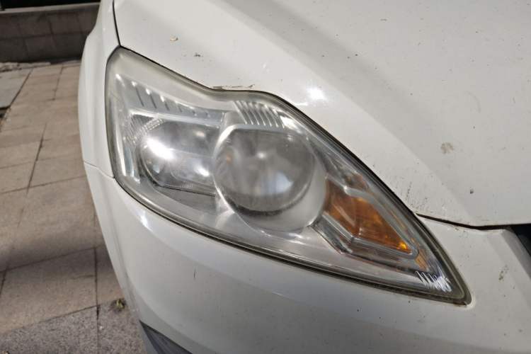 Used Ford Focus 2013 Sedan Classic 1.8L Manual Fashion Edition Right Front Headlight