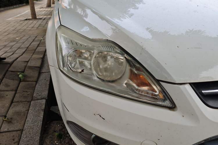 Used Ford Focus 2013 Sedan Classic 1.8L Manual Fashion Edition Right Front Headlight