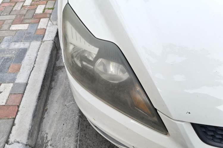 Used Ford Focus 2013 Hatchback Classic 1.8L Manual Base Model Right Front Headlight
