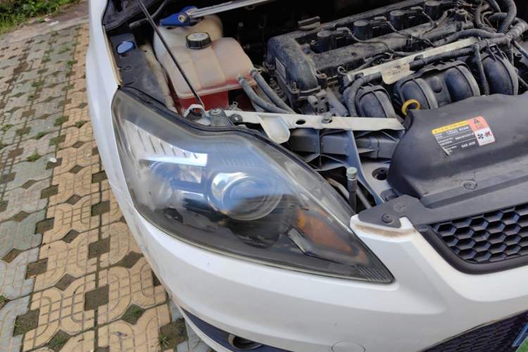 Used Ford Focus 2013 Hatchback Classic 1.8L Automatic Millionth Anniversary Edition Right Front Headlight