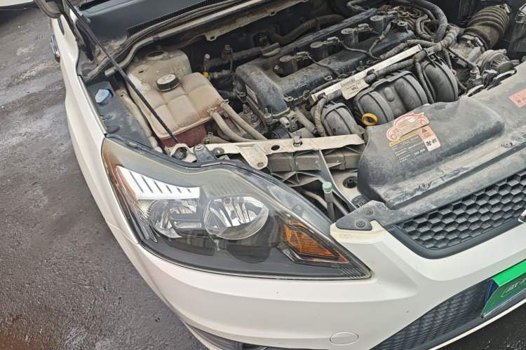 Used Ford Focus 2013 Hatchback Classic 1.8L Manual Base Model Right Front Headlight